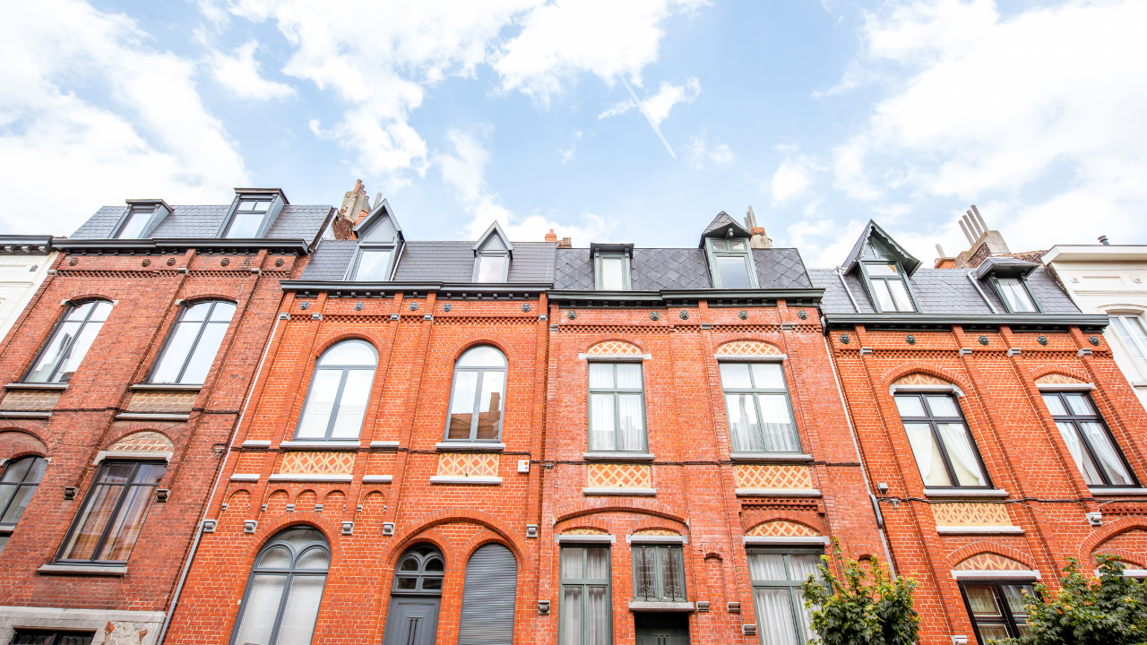 Maisons à Bruxelles pour illustrer la DLUU (Déclaration Libératoire Unique Urbanistique)