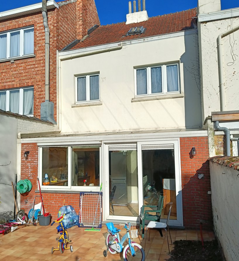 vue de la véranda à régulariser à Anderlecht