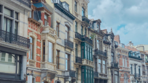 illustration d'une ville de Bruxelles pour l'article sur les délais de permis d'urbanisme