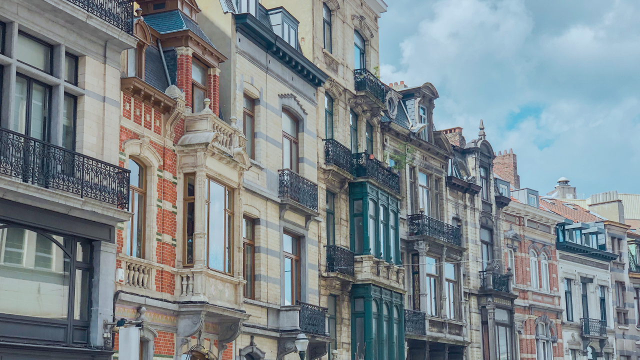 illustration d'une ville de Bruxelles pour l'article sur les délais de permis d'urbanisme